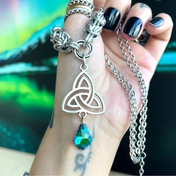 Handmade maille choker necklace celtic knot charm & green austrian crystal - Picture 12 of 16